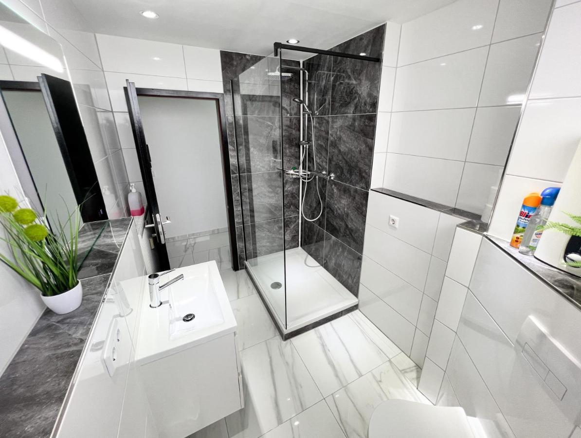 Modernes Apartment Mit Stil In City Lage 卡尔斯鲁厄 外观 照片